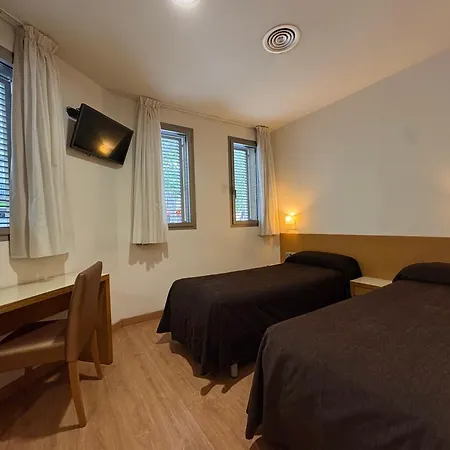 ゲストハウス オスタル ランブラ 2*