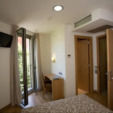 Casa de hóspedes Rambla 2*